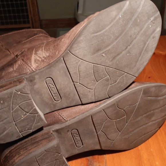 Clarks Brown Heeled Boots with Decorative Buckle Size 7.5 - Picture 10 of 13